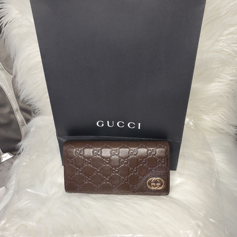 💯 percent Authentic Gucci Gucissima Dark Brown Long wallet